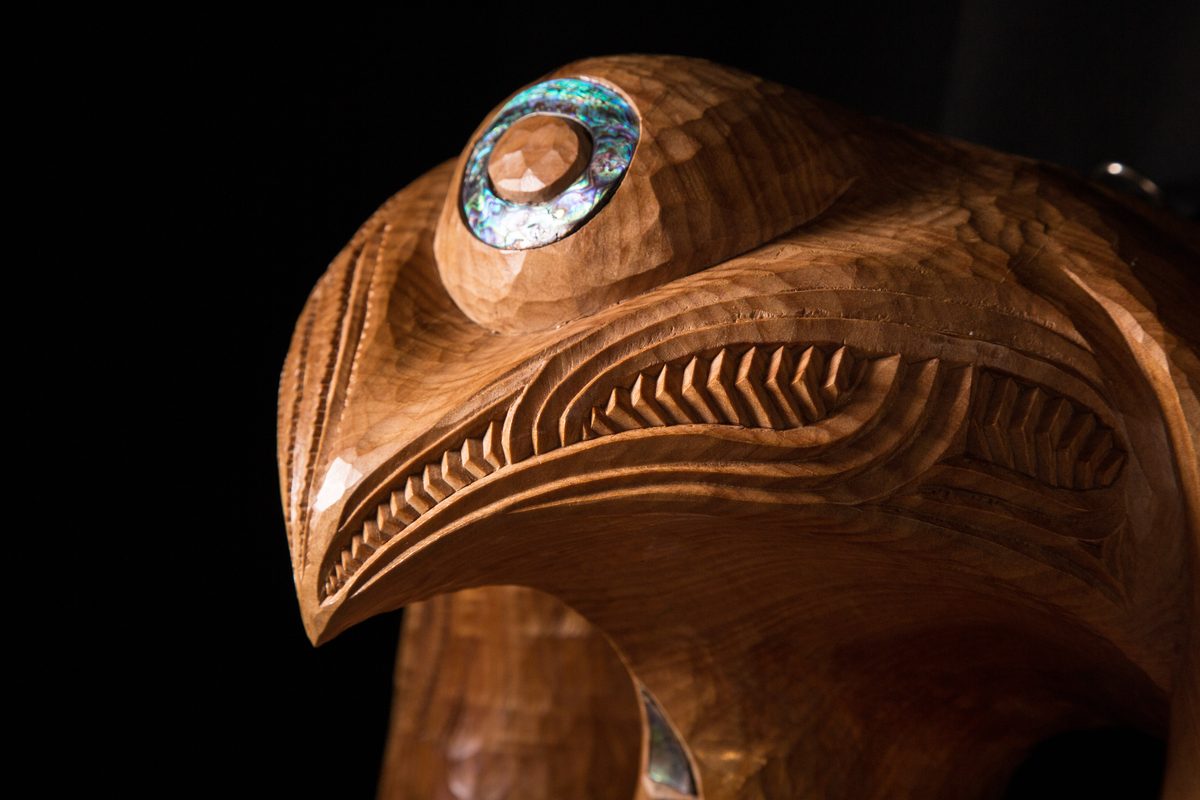 Tikitiki a Mata: the manu head, its pāua eye and carved beak.